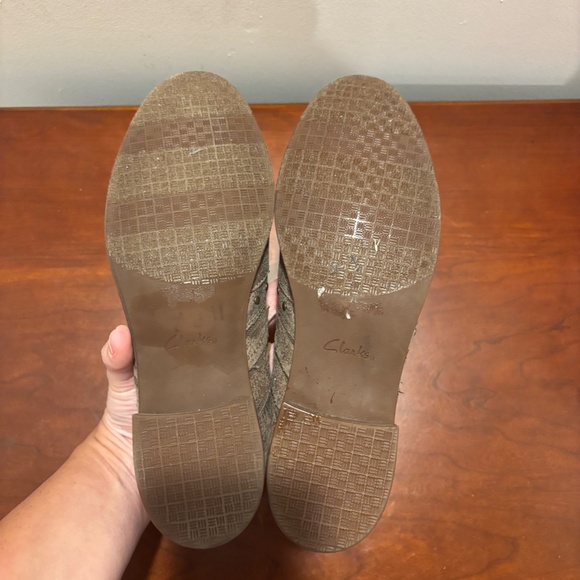 Clarks Trish Bell Metallic Gold Studded Booties 8.5 - Picture 7 of 9